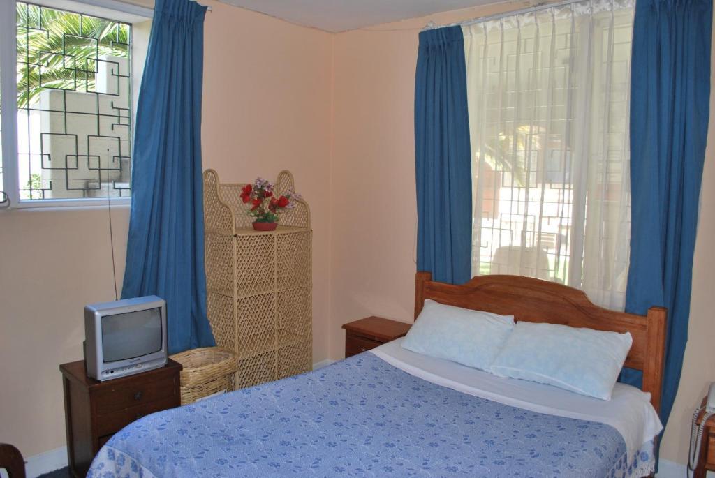 Travellers Inn Quito Room photo