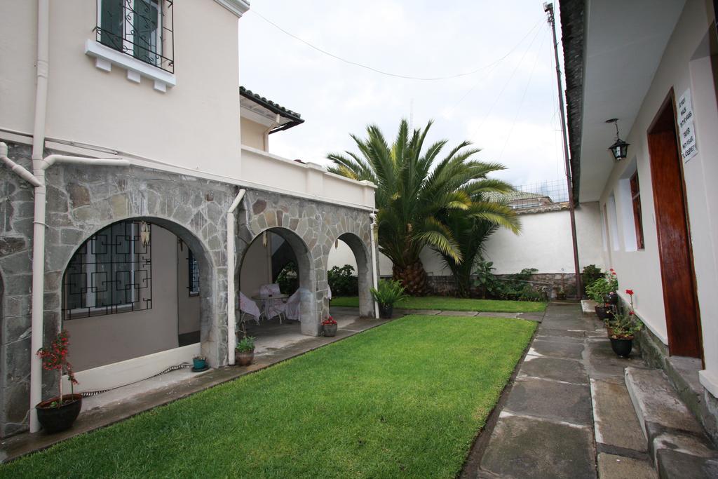 Travellers Inn Quito Exterior photo