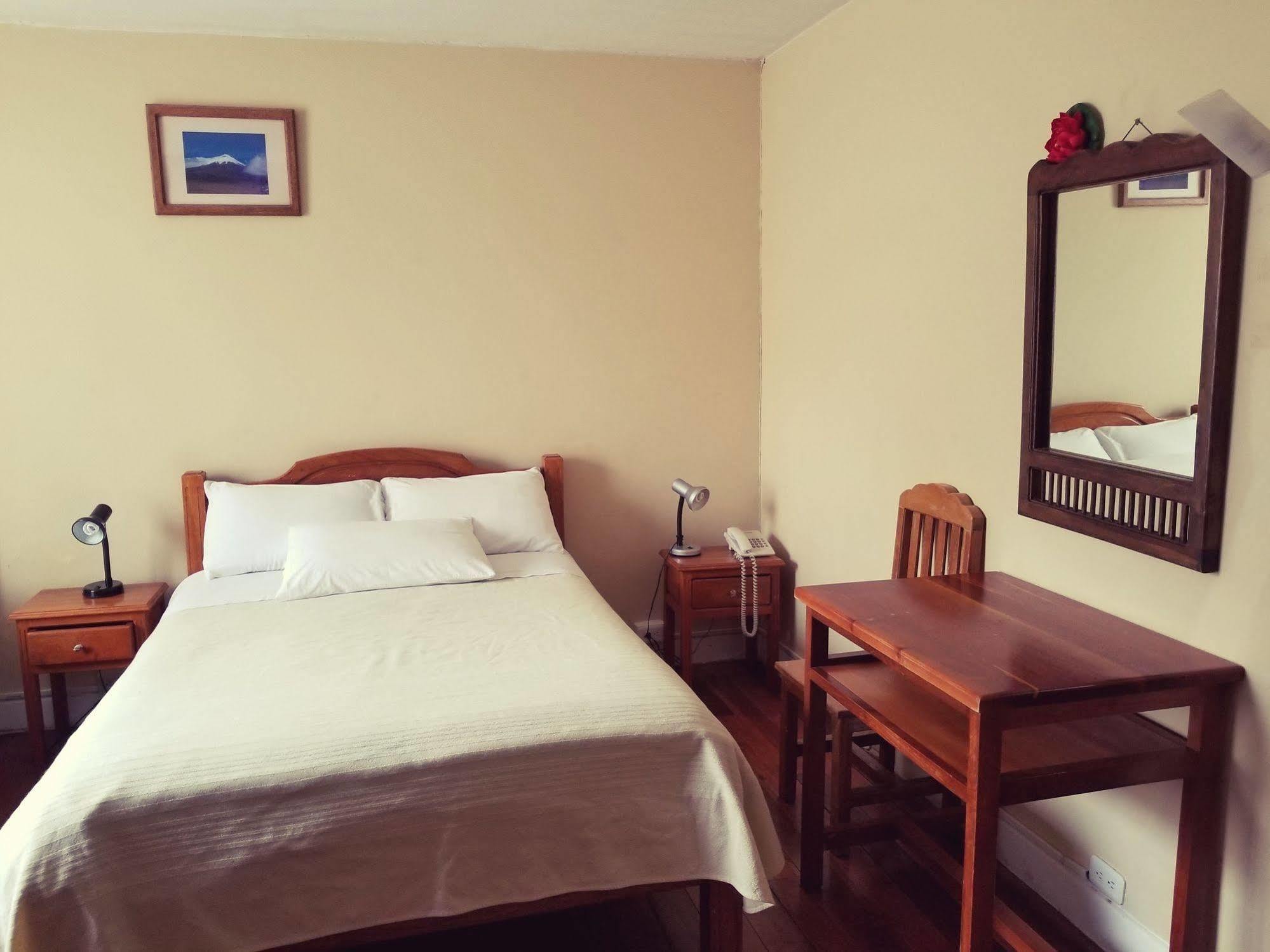 Travellers Inn Quito Exterior photo